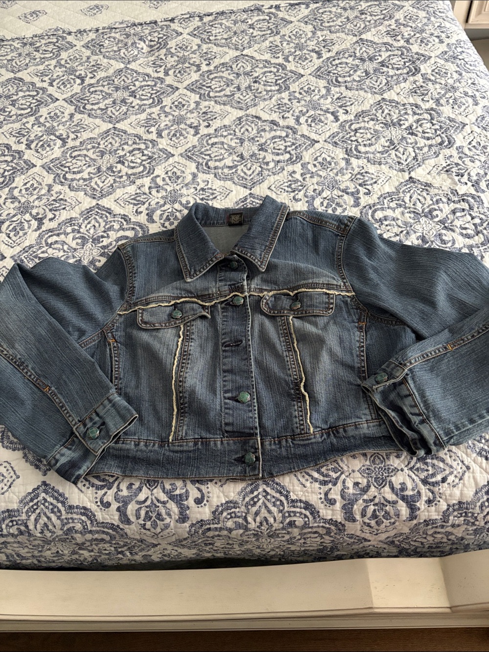 Cropped Washed Blue Denim Jacket for Women with jewel buttons
